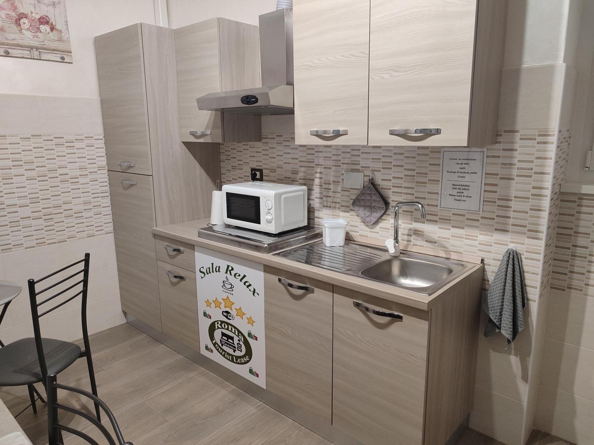 Roma Tourist Lease Hotel Acilia Buitenkant foto
